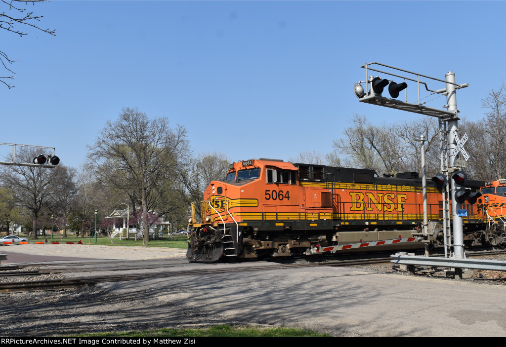 BNSF 5064